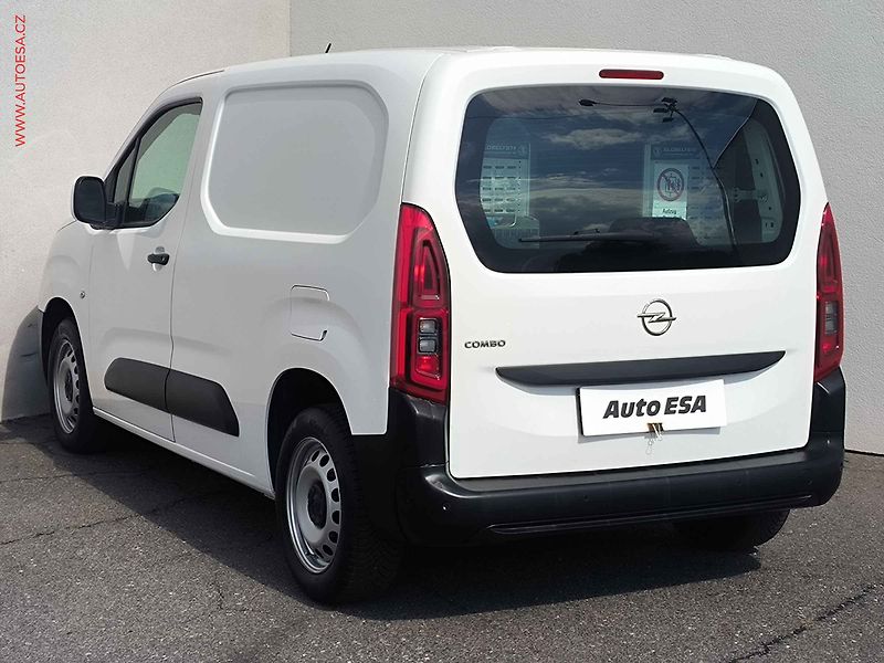 Opel Combo (2022) 1.5CDTi DÍLNA, Edition, navi - fotka 6 z 22