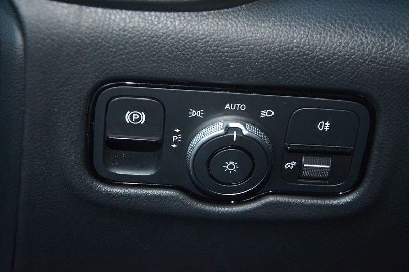 Mercedes-Benz Vito 119 XL 4x4 Airmatic - fotka 13 z 45