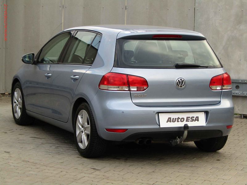 Volkswagen Golf (2009) 2.0 TDi, AC, výhřev sed - fotka 6 z 17