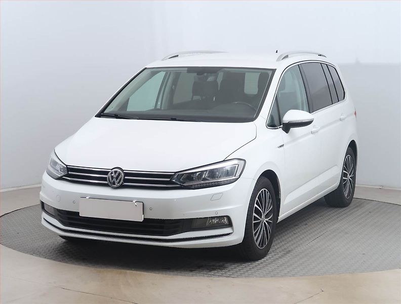 Volkswagen Touran (2017) R-Line 2.0 TDI, Automat - fotka 2 z 16