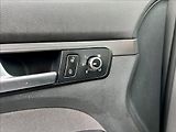 Volkswagen Touran 1,6 TDi / KLIMA / 7MÍST / DSG - náhled 37