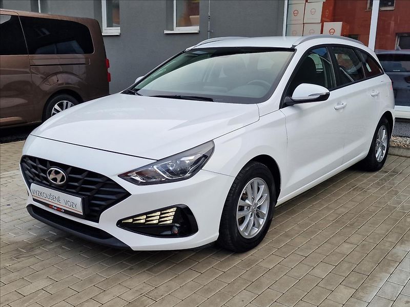 Hyundai i30 1.6 CRDi Comfort,ČR,1.Majitel - fotka 5 z 49
