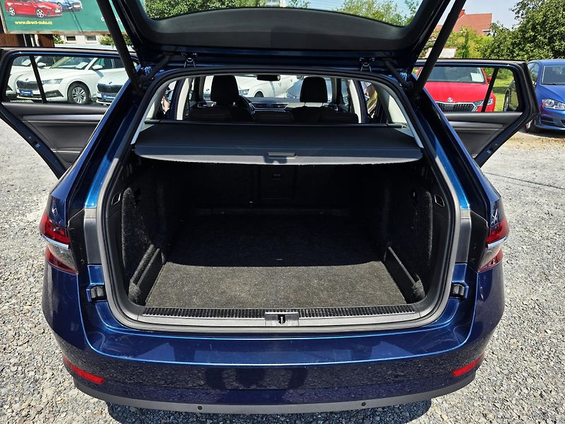 Škoda Superb 2.0TDi110KW DSG STYLE EXTRA ČR - fotka 19 z 43