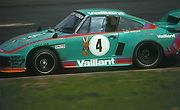 Bob Wollek s vozem Kremer Porsche při závodě 1 000 km Nürburgring 1977.