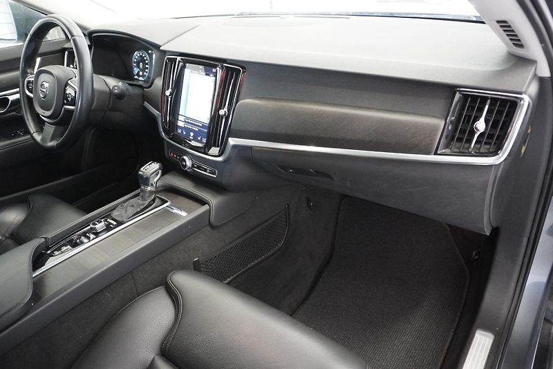 Volvo V60 CROSS COUNTRY  2,0 D4 AWD AUT. - fotka 26 z 29