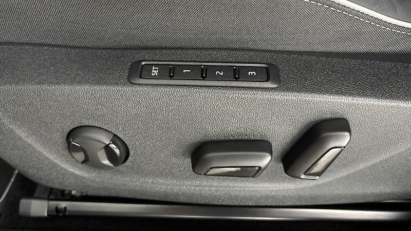 Škoda Enyaq 62 kWh AUT 60 Sportline - fotka 21 z 33