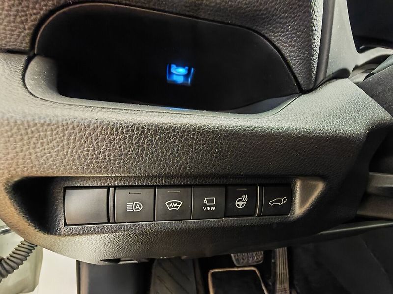 Toyota RAV4 Executiv, 4x4, Hybrid - fotka 26 z 43