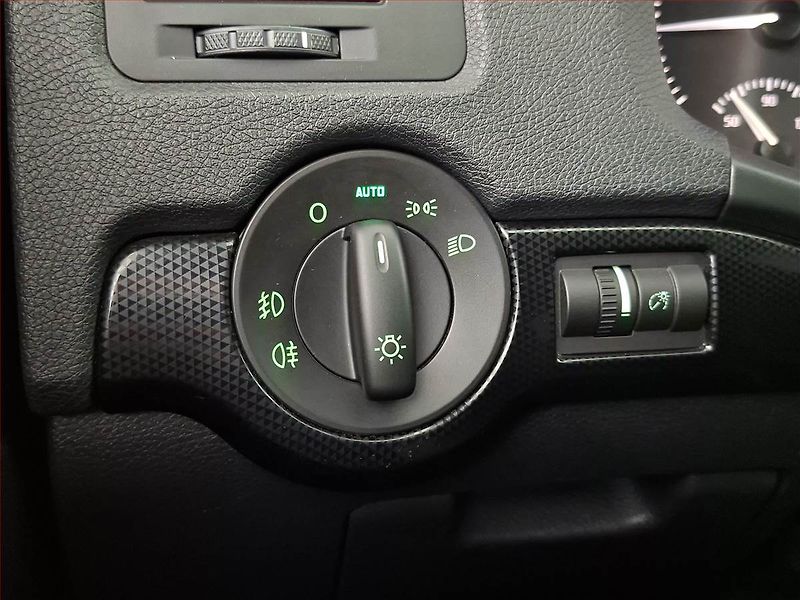 Škoda Octavia (2013) RS 2.0 TDI, Xenony, Tempomat - fotka 15 z 16