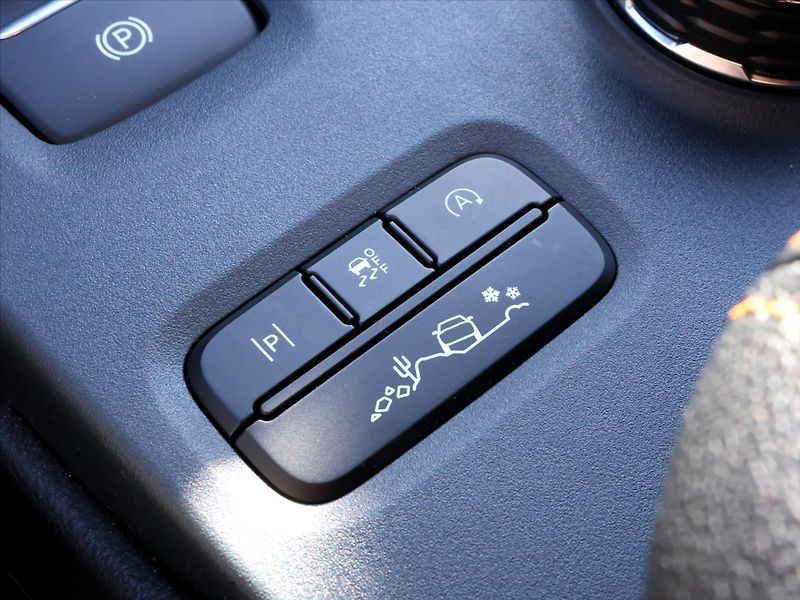 Ford Ranger 3,0 V6 TDI Aut. Wildtrak DPH C - fotka 27 z 37