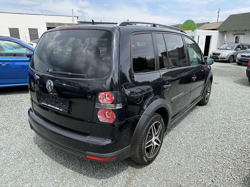 Volkswagen Touran 1.4 TSI DSG CROSS - fotka 6 z 13