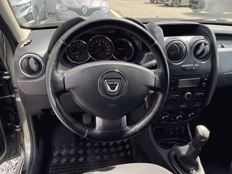 Dacia Duster (2015) 1.6, 84kW,Klima,ČR - fotka 12 z 26