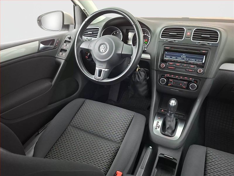 Volkswagen Golf (2011) 1.2 TSI, Automat, Tempomat - fotka 7 z 17
