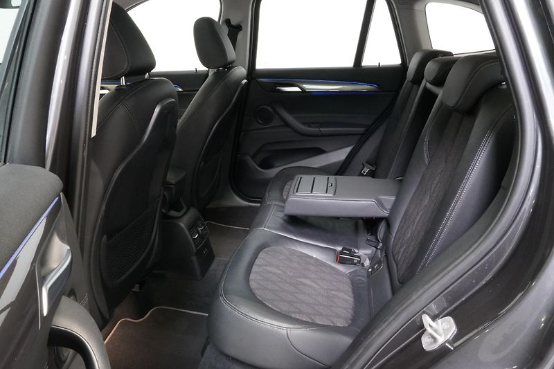 BMW X1 Xdrive20d,ČR,ACC,Tažné,Pano - fotka 18 z 37