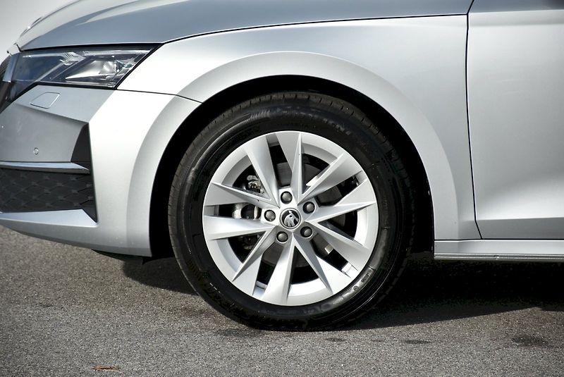Škoda Octavia (2024) TOP SELECTION 2.0 TDI 110kW DS - fotka 30 z 32