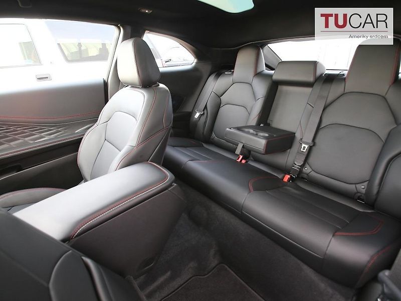 Dodge Charger (2026) Scat Pack SixPack 550Hp AWD - fotka 37 z 43
