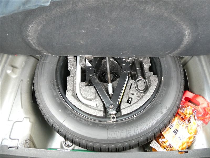 Škoda Superb 2,0 TDi STYLE DSG, 2x kola, ČR - fotka 17 z 43