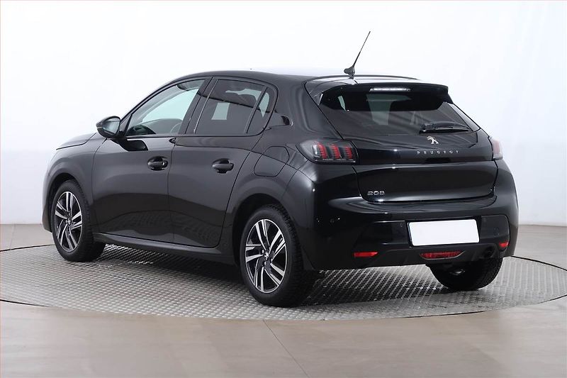 Peugeot 208 (2021) Allure 1.2 PureTech - fotka 4 z 17