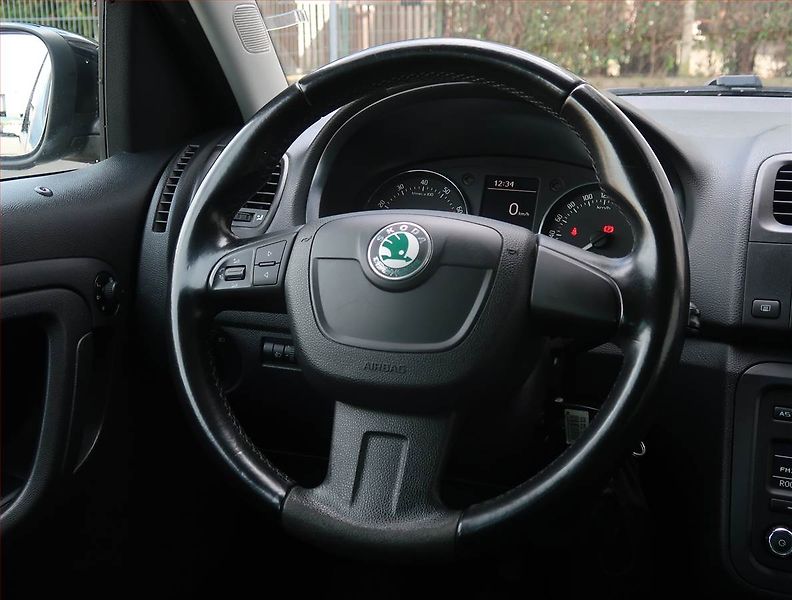 Škoda Roomster (2012) 1.2 TSI, Park. senzory - fotka 15 z 16