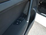 Volkswagen Golf (2014) R-Line 2.0 TDI, Xenony - náhled 16