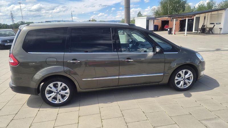 Ford Galaxy  1.6i Turbo - Titanium 7míst - fotka 5 z 25