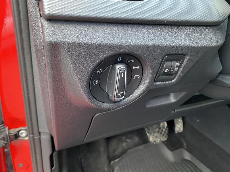 Škoda Scala (2020) 1.6 TDi, Ambition, DSG, LED - fotka 16 z 18