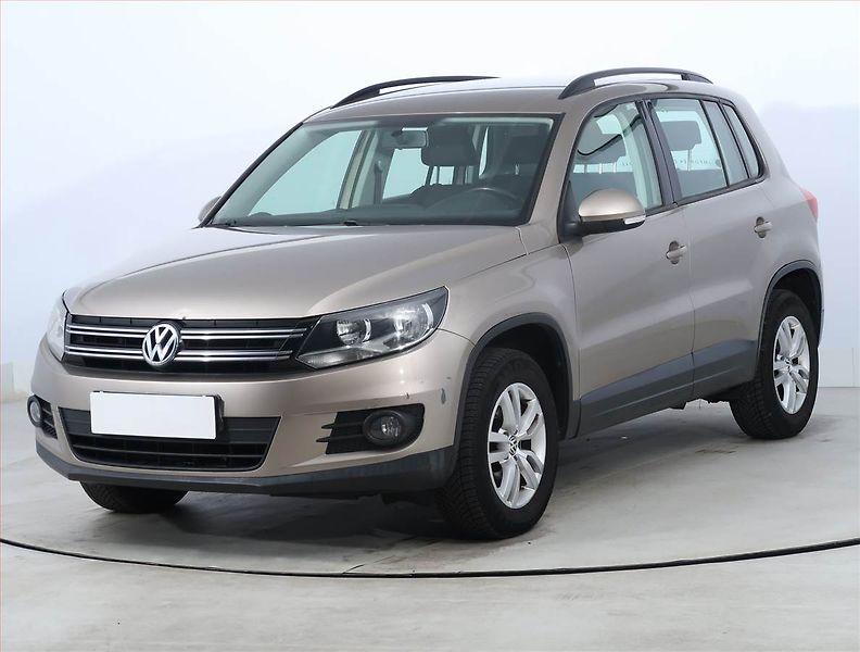 Volkswagen Tiguan (2012) 2.0 TDI, Park. senzory - fotka 2 z 17