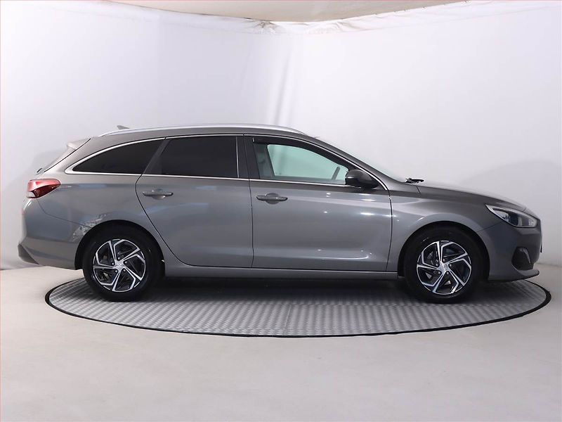 Hyundai i30 (2020) 1.6 CRDi, Automat, Serv.kniha - fotka 6 z 21