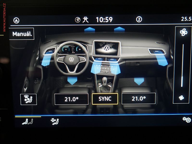 Volkswagen T-Roc (2023) 1.5TSi, 2.maj,ČR, Life, LED - fotka 17 z 25