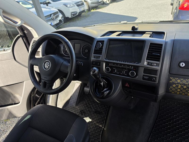 Volkswagen Multivan 2.0 TDI 7 Míst Special - fotka 13 z 22