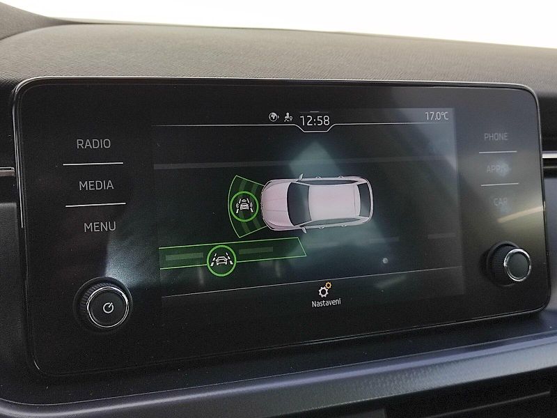 Škoda Scala (2020) Style 1,6 Tdi 85 Kw - fotka 16 z 34