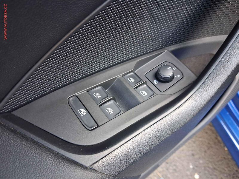 Škoda Octavia (2021) 1.5 TSi, ČR, LED, autoAC - fotka 13 z 19