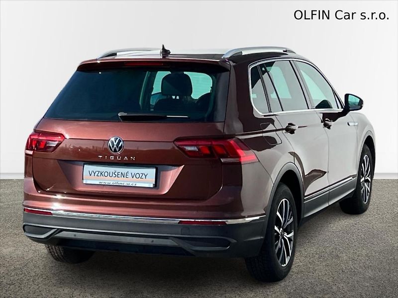 Volkswagen Tiguan 1,5 TSi 110 kW LIFE - fotka 2 z 27