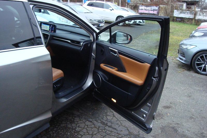 Lexus RX 450h (2021) ČR,1.Maj.S.kn.Najeto 62 tis.! - fotka 59 z 110