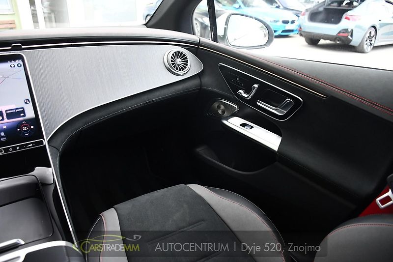 Mercedes-Benz EQE 350+ AMG - fotka 23 z 56