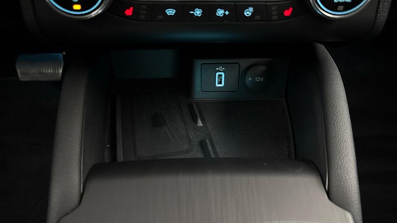 Ford Focus 1.5 Ecoblue AUT Titanium Kombi - fotka 22 z 26