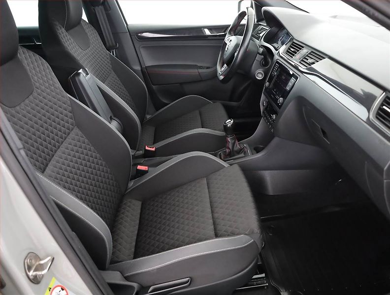 Škoda Rapid (2019) Monte Carlo 1.0 TSI, Bi-Xenony - fotka 7 z 16