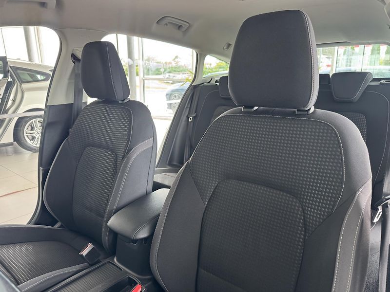 Ford Focus 1,5TDCi 88kW*Navi*Vyhř.Volant - fotka 13 z 32