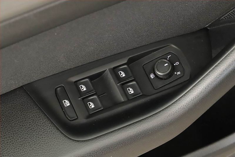 Volkswagen Passat (2018) 1.6 TDI, Tempomat - fotka 13 z 14