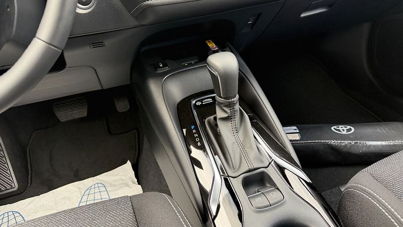 Toyota Corolla TS 1.8. Hybrid Comfort Tech - - fotka 14 z 24
