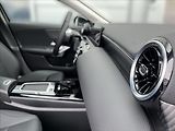 Mercedes-Benz Třídy A 180 Progressive Line - náhled 17