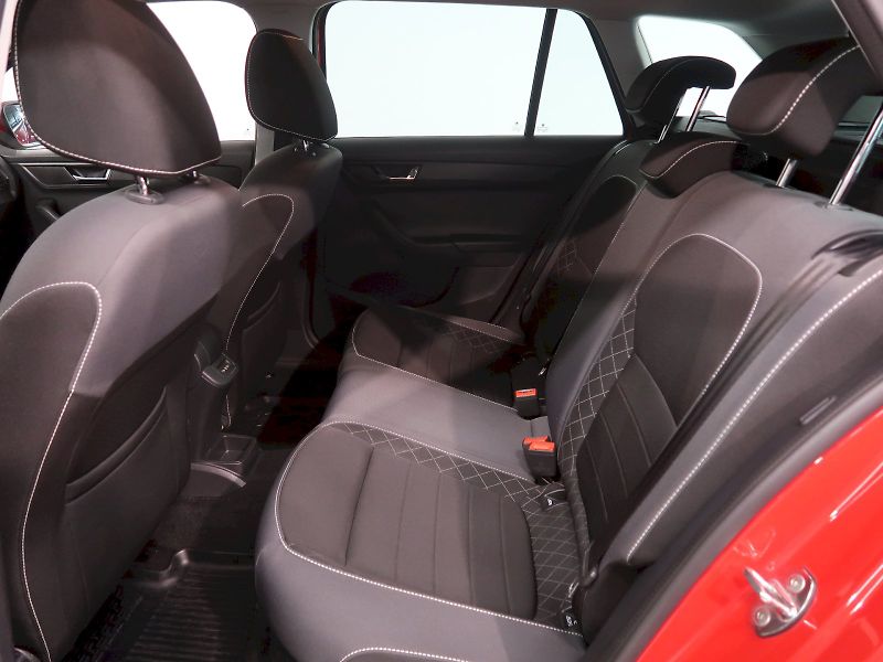 Škoda Fabia (2022) AMBITION TOUR 1.0TSI 70KW - fotka 15 z 34