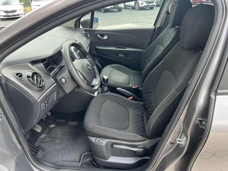 Renault Captur (2020) 1.3TCe 96kW LIMITED  - fotka 7 z 22