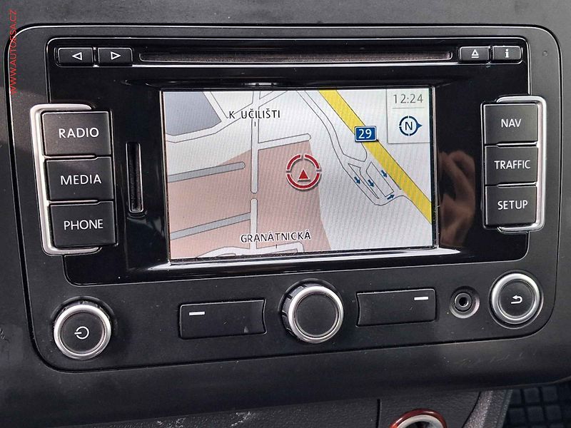 Volkswagen Touran (2011) 1.2TSi, Trendline, navi - fotka 15 z 17
