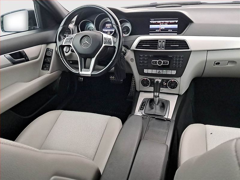 Mercedes-Benz Třídy C (2012) C 350 CDI, Automat, Navi - fotka 7 z 16