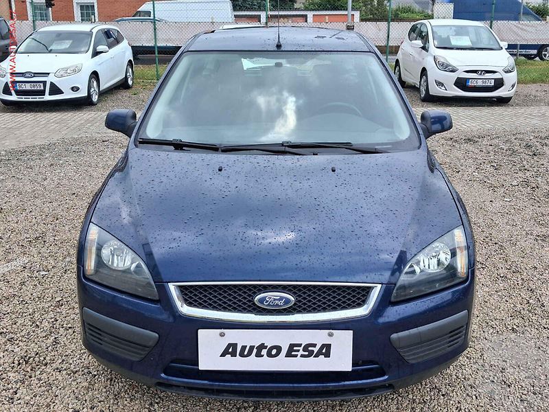Ford Focus (2006) 1.6 TDCI, AC - fotka 2 z 16