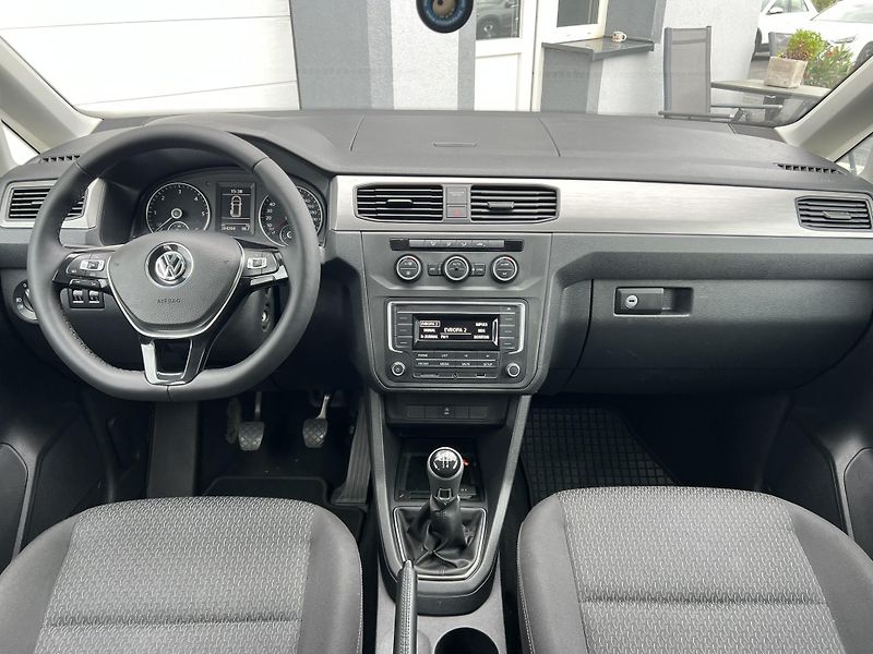 Volkswagen Caddy (2018) 2.0TDI 75kW TAŽNÉ 1.MAJITEL ČR - fotka 11 z 18