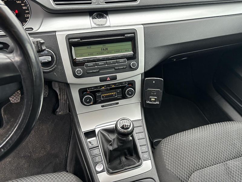 Volkswagen Passat 1.4 TSI - fotka 14 z 19