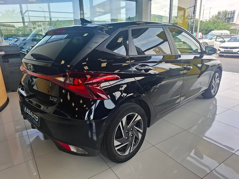 Hyundai i20 1.2i 62KW 2023 - fotka 3 z 14