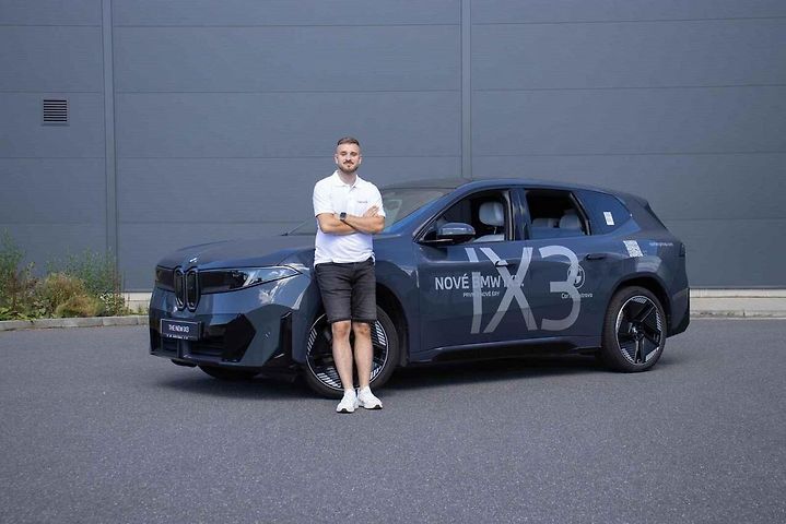 BMW iX3.