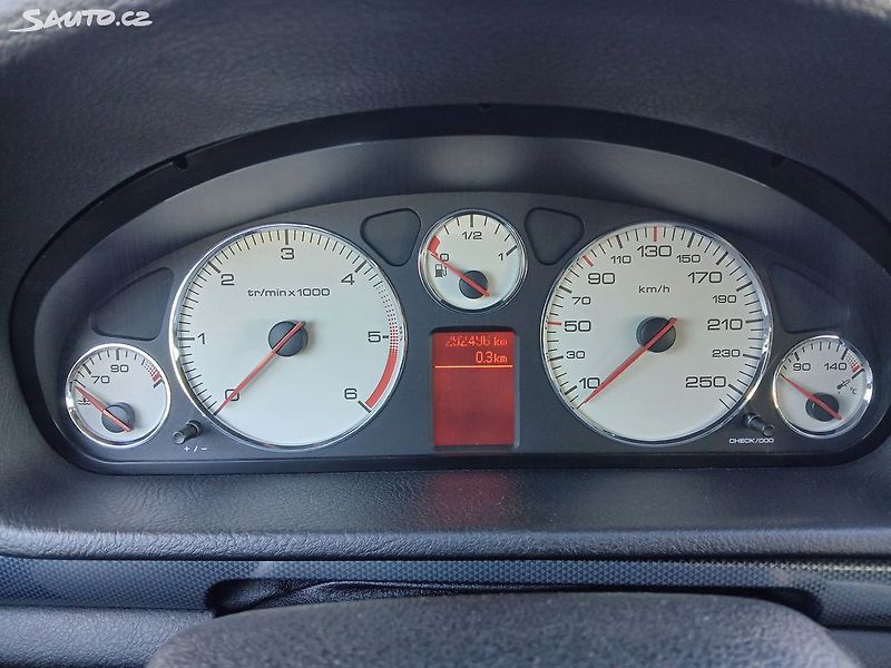 Peugeot 407 2.0 HDI 100kW - fotka 12 z 25